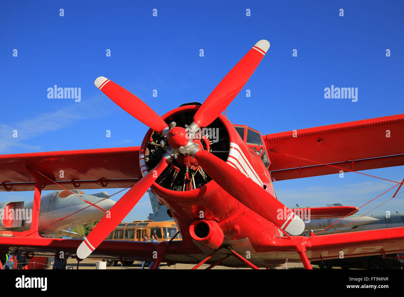 Un biplano Antonov An-2 Foto Stock