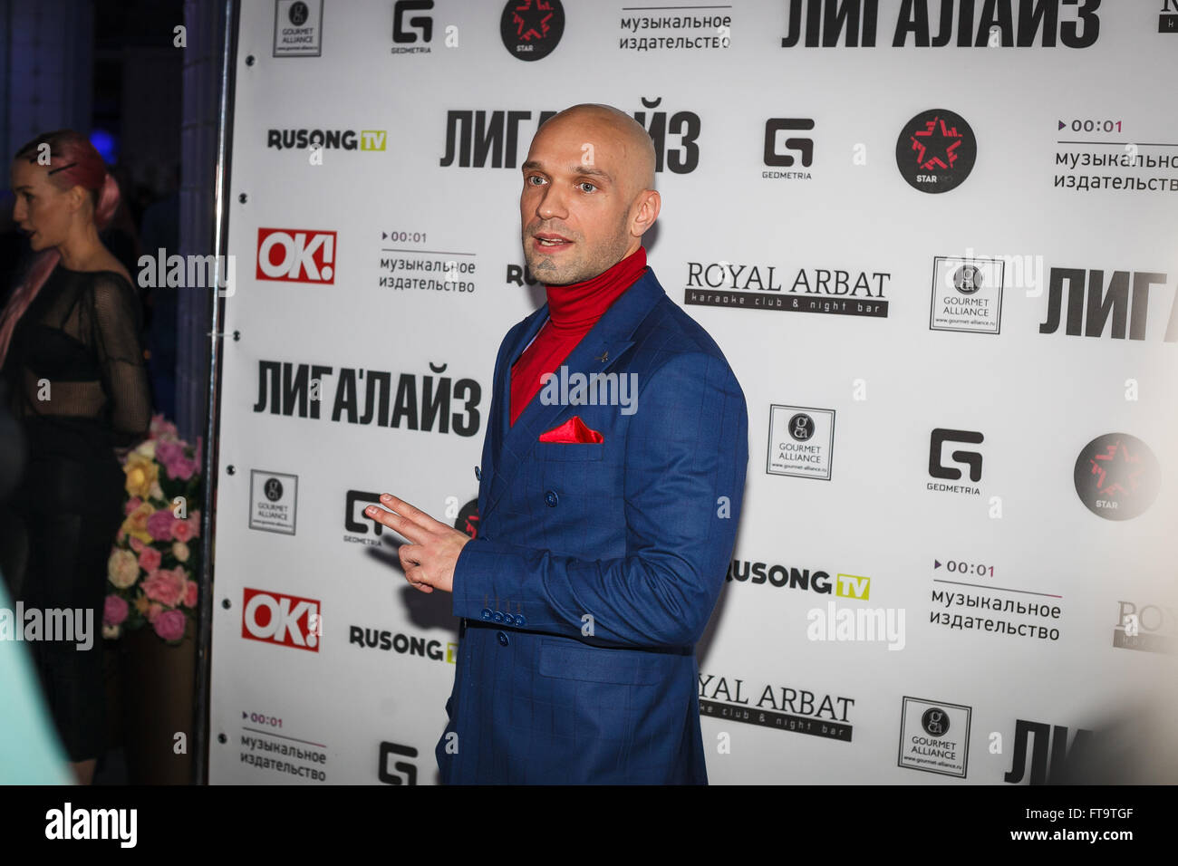 Mosca, Russia - 23 March, 2016 : Presentazione del video musicale su un brano Ukrou (traduzione dal russo: copertina) dalla famosa hip hop cantante Andrey Menšikov noto come Ligalize MC. Evento ha avuto luogo presso il Royal Arbat Bar Foto Stock