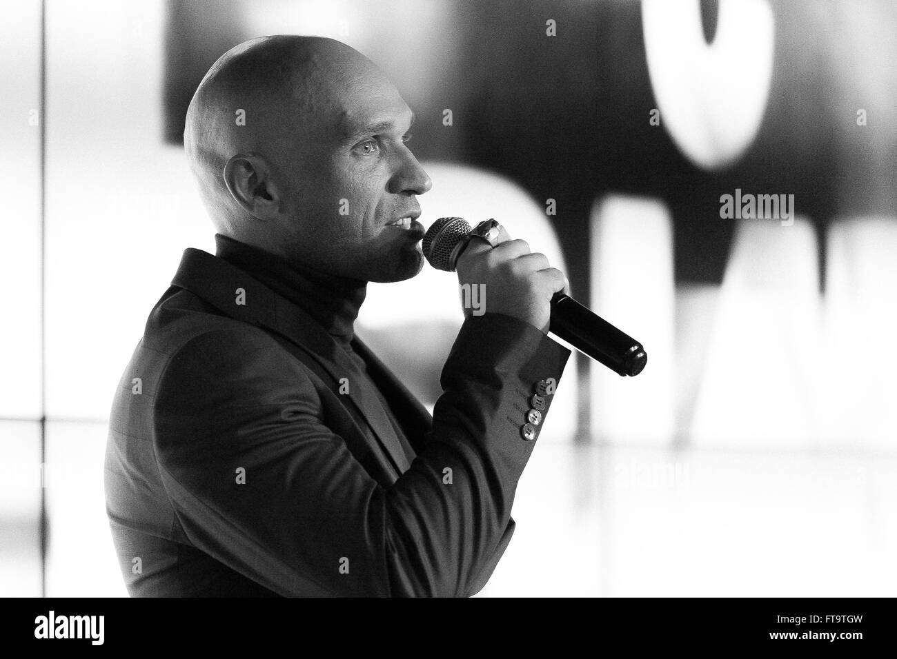 Mosca, Russia - 23 March, 2016 : Presentazione del video musicale su un brano Ukrou (traduzione dal russo: copertina) dalla famosa hip hop cantante Andrey Menšikov noto come Ligalize MC. Evento ha avuto luogo presso il Royal Arbat Bar Foto Stock