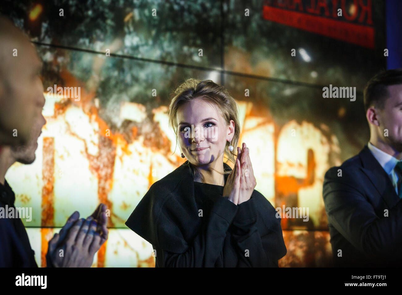 Mosca, Russia - 23 March, 2016 : Attrice Marusya Fomina alla presentazione della sua musica video con la famosa hip hop cantante Andrey Menšikov noto come Ligalize MC. Evento ha avuto luogo presso il Royal Arbat Bar Foto Stock