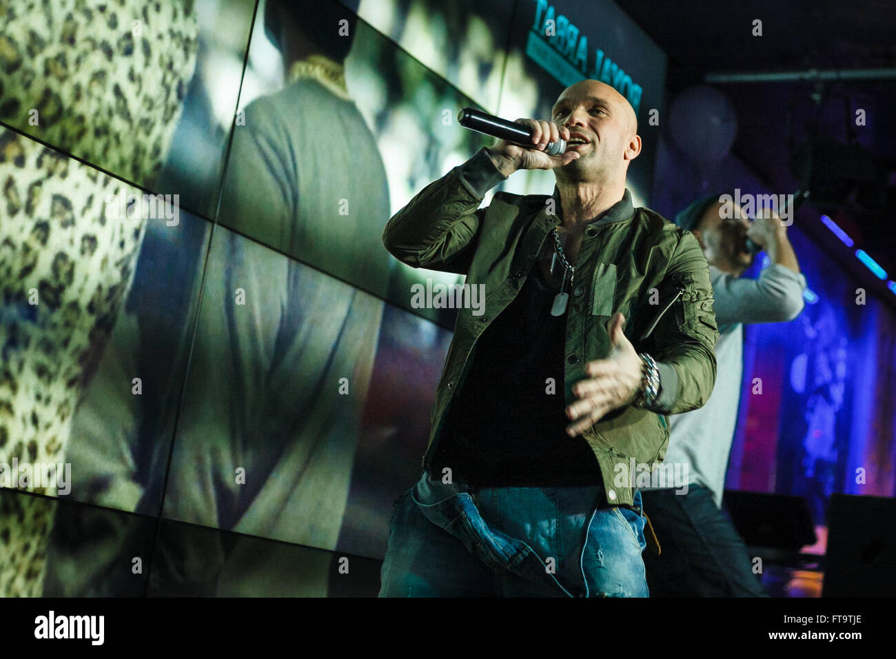 Mosca, Russia - 23 March, 2016 : Presentazione del video musicale su un brano Ukrou (traduzione dal russo: copertina) dalla famosa hip hop cantante Andrey Menšikov noto come Ligalize MC. Evento ha avuto luogo presso il Royal Arbat Bar Foto Stock