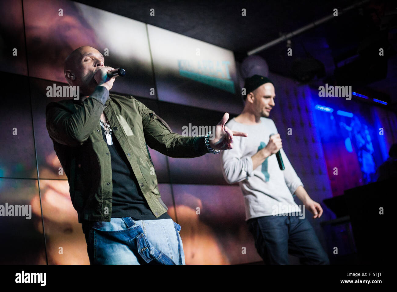 Mosca, Russia - 23 March, 2016 : Presentazione del video musicale su un brano Ukrou (traduzione dal russo: copertina) dalla famosa hip hop cantante Andrey Menšikov noto come Ligalize MC. Evento ha avuto luogo presso il Royal Arbat Bar Foto Stock