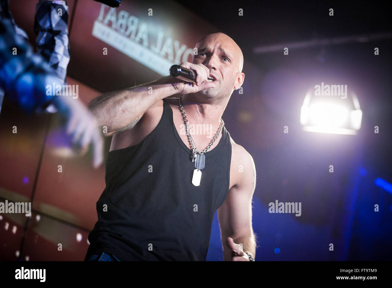 Mosca, Russia - 23 March, 2016 : Presentazione del video musicale su un brano Ukrou (traduzione dal russo: copertina) dalla famosa hip hop cantante Andrey Menšikov noto come Ligalize MC. Evento ha avuto luogo presso il Royal Arbat Bar Foto Stock