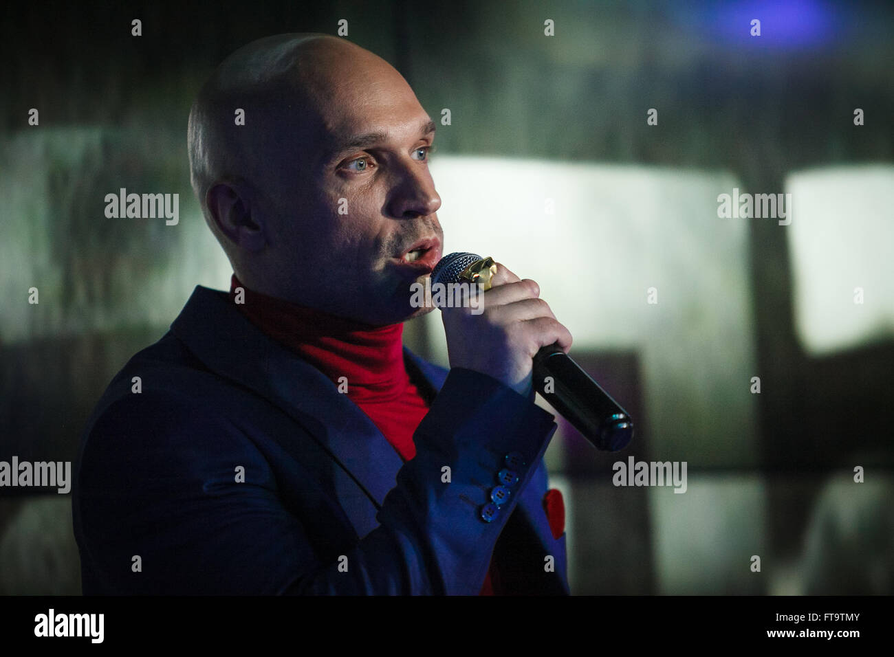 Mosca, Russia - 23 March, 2016 : Presentazione del video musicale su un brano Ukrou (traduzione dal russo: copertina) dalla famosa hip hop cantante Andrey Menšikov noto come Ligalize MC. Evento ha avuto luogo presso il Royal Arbat Bar Foto Stock