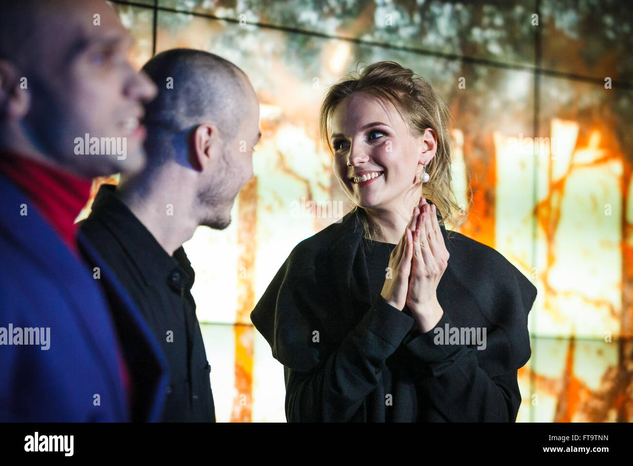 Mosca, Russia - 23 March, 2016 : Attrice Marusya Fomina alla presentazione della sua musica video con la famosa hip hop cantante Andrey Menšikov noto come Ligalize MC. Evento ha avuto luogo presso il Royal Arbat Bar Foto Stock