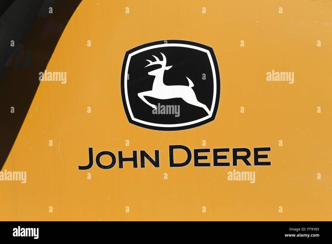Il logo John Deere è sul lato di bulldozer Foto Stock