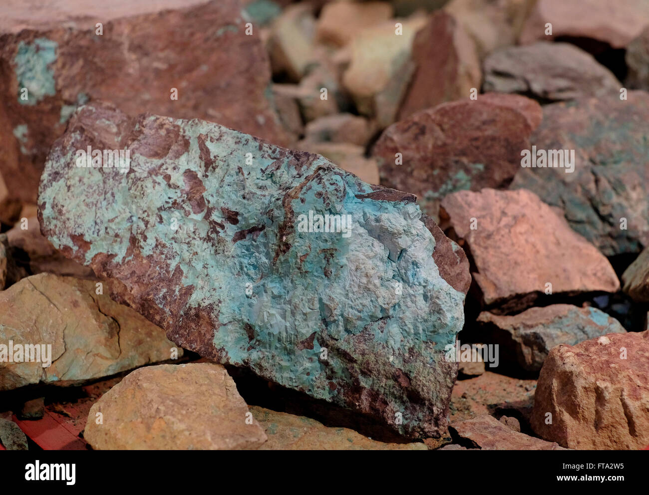 Una pietra di rame da Timna miniera di rame nel sud di Israele Foto stock -  Alamy