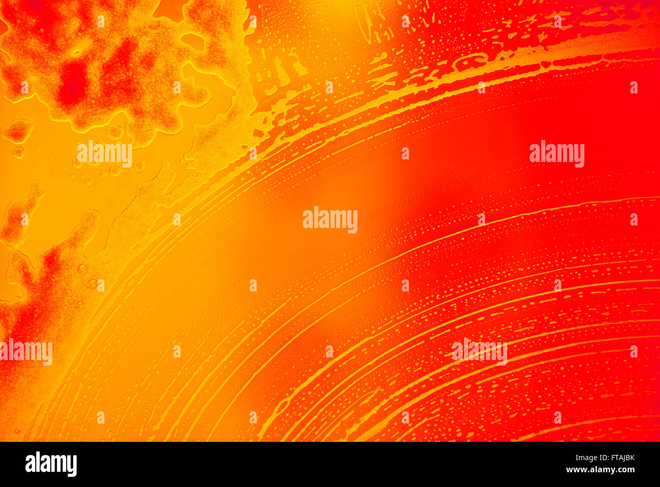 Schiuma di sapone macchie sul vetro, concetto di fuoco Foto Stock