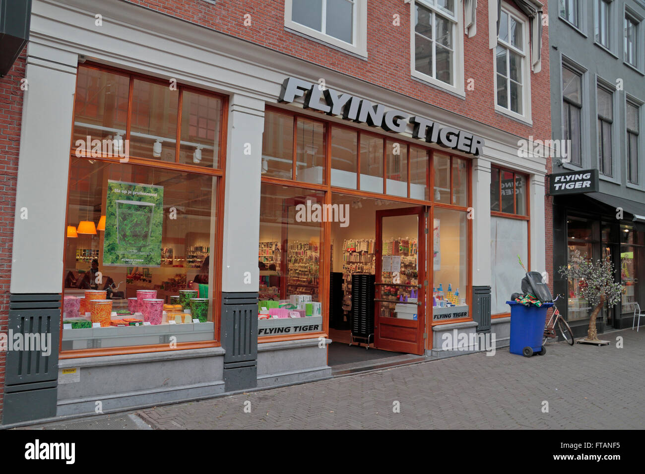 Il Flying Tiger, un design scandinavo store all'Aia, Paesi Bassi. Foto Stock