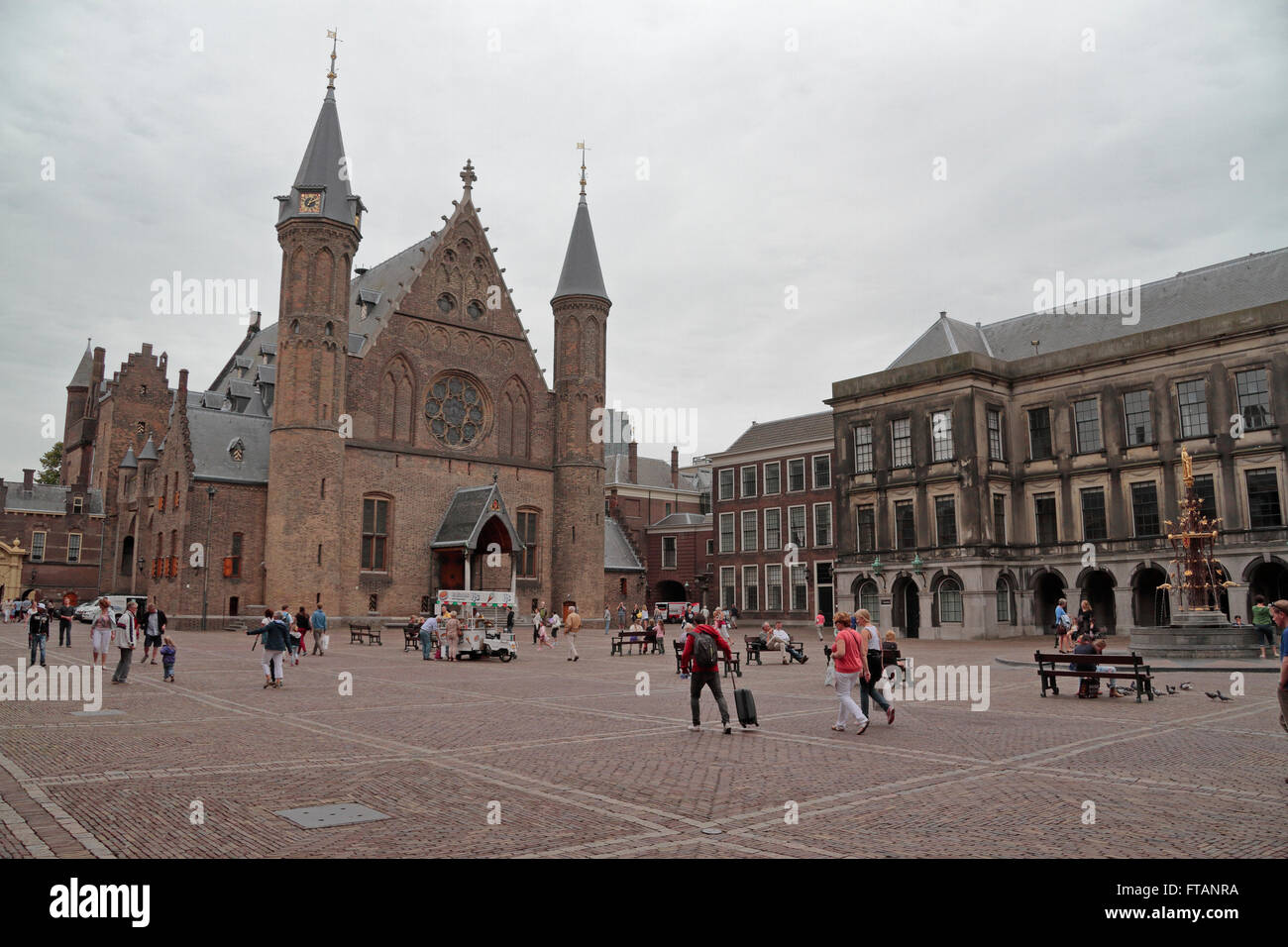 Ridderzaal (la sala dei cavalieri) in Piazza Binnenhof a L'Aia, Paesi Bassi. Foto Stock