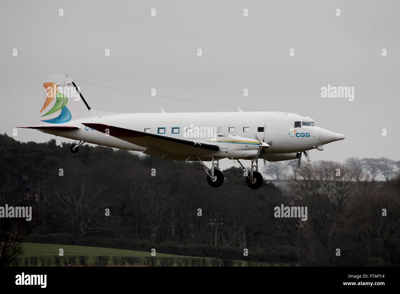 C-GGSU, un Basler BT-67 (un convertito Douglas DC-3/C-47) azionato da CGG aviazione, a Prestwick International Airport. Foto Stock