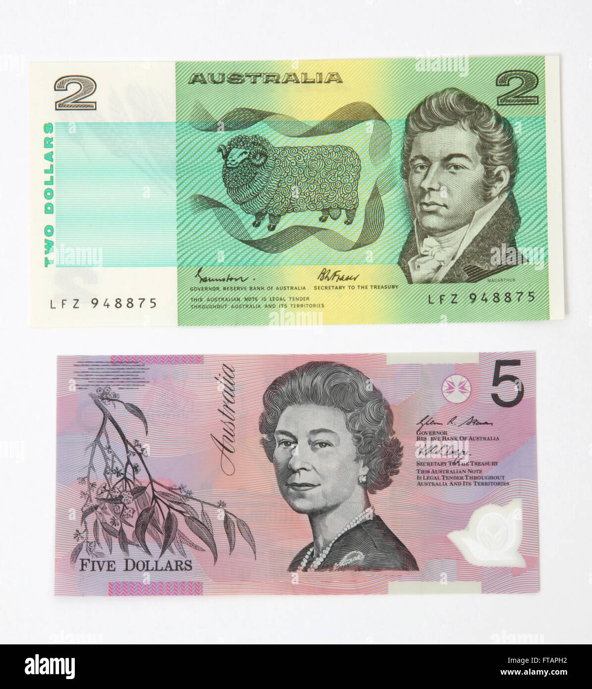 Un australiano due dollar nota banca e una di cinque dollari nota banca. Foto Stock
