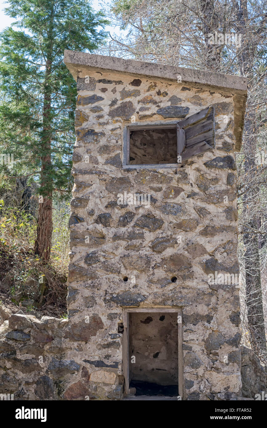 Historic Weir, edificio di pietra. Palomar Mountain State Park, California. Foto Stock