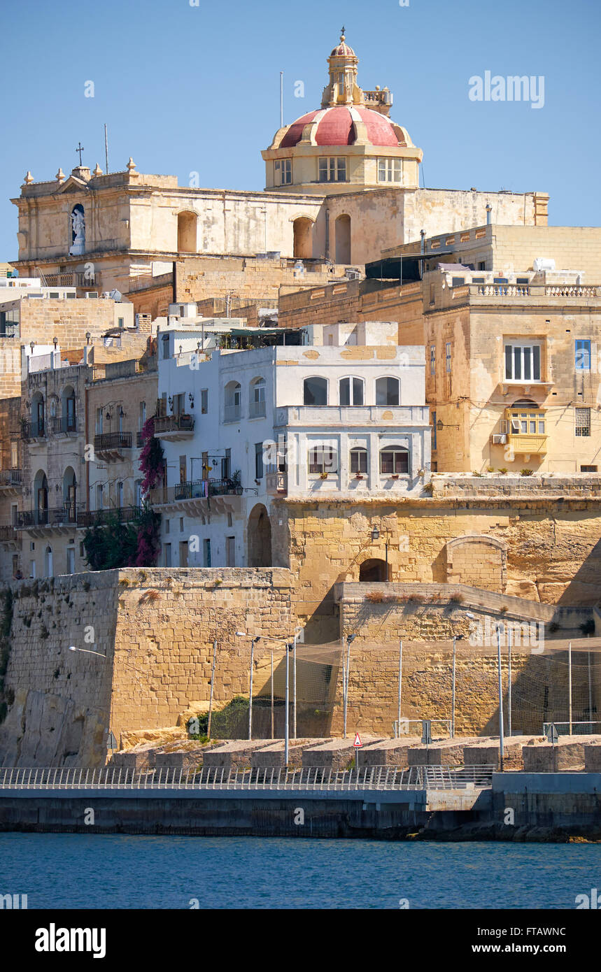 La vista di Senglea (L-isla) penisola con la cupola di San Filippo la cappella. Malta Foto Stock