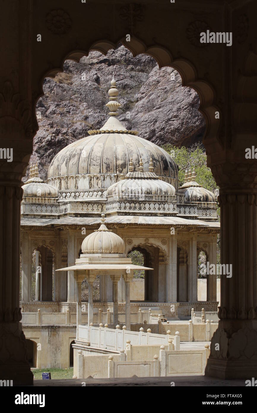Ki Gaitore Chhatriyan, Jaipur, Rajasthan, India. Il cenotafio di Maharaja di Jaipur Foto Stock