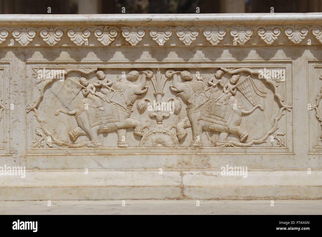 Ki Gaitore Chhatriyan, Jaipur, Rajasthan, India. Il cenotafio di Maharaja di Jaipur Foto Stock