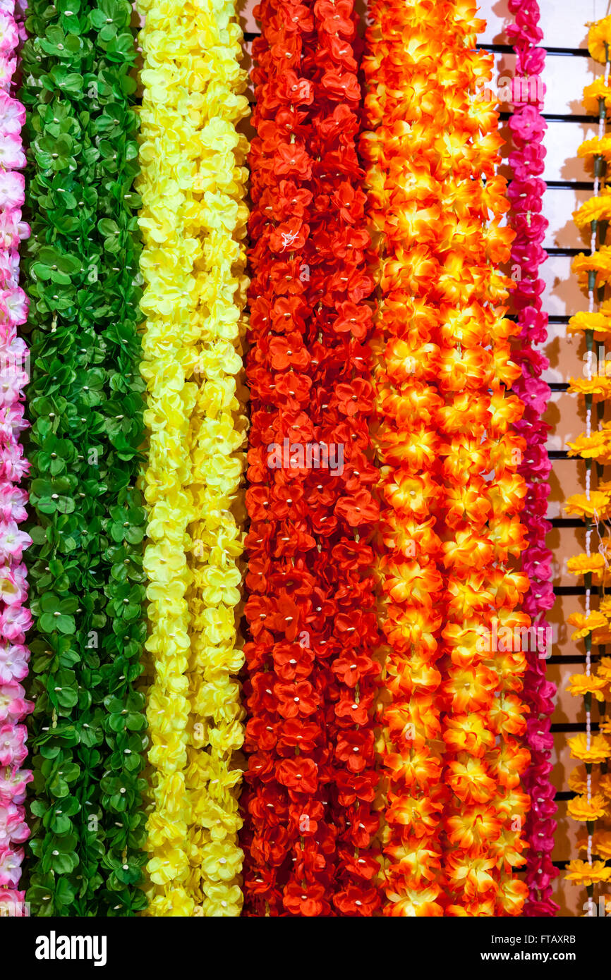 Indian decorativi ghirlande di fiori sul display Foto Stock