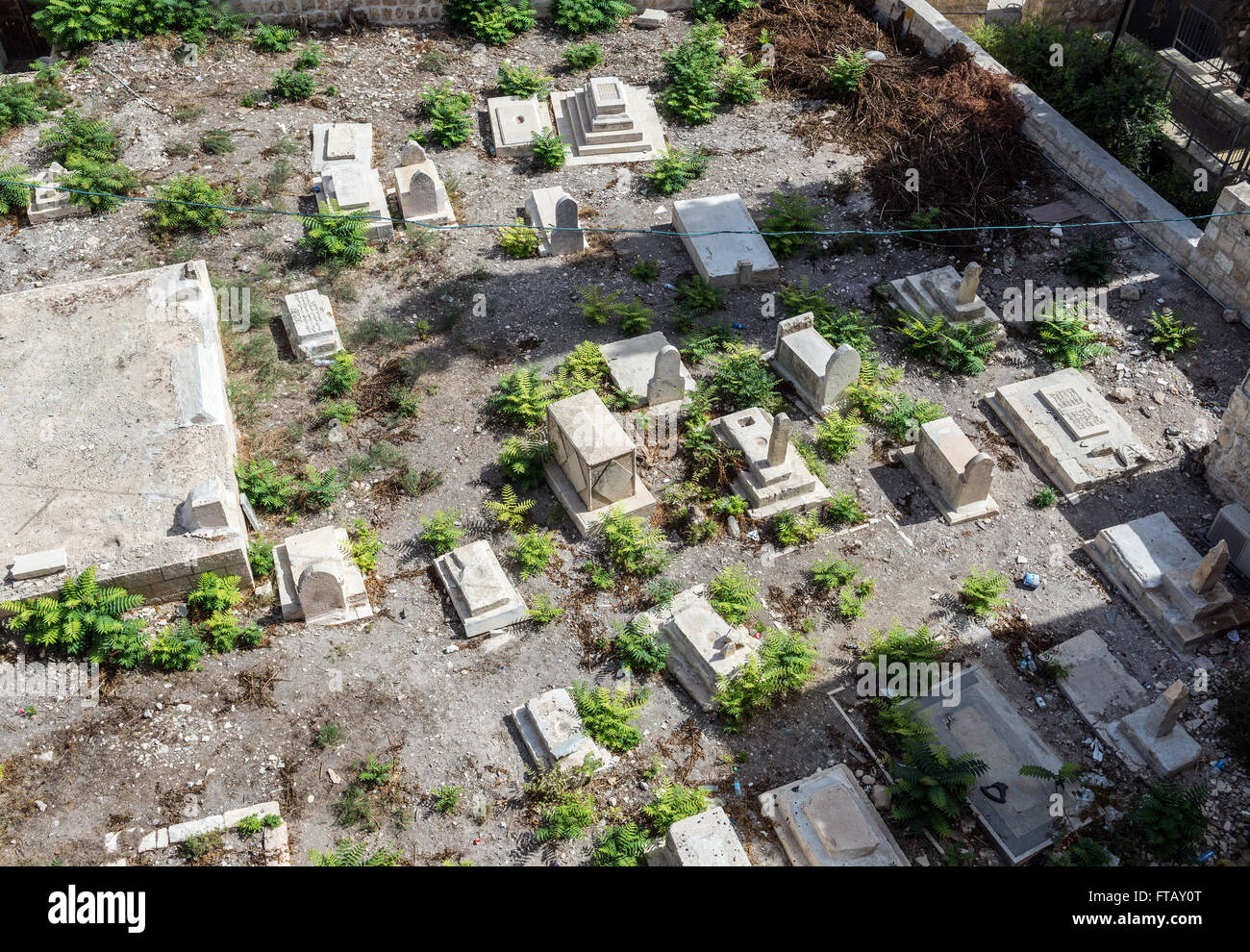 Piccolo cimitero vicino a Abbazia della Dormizione sul monte Sion in Gerusalemme, Israele Foto Stock