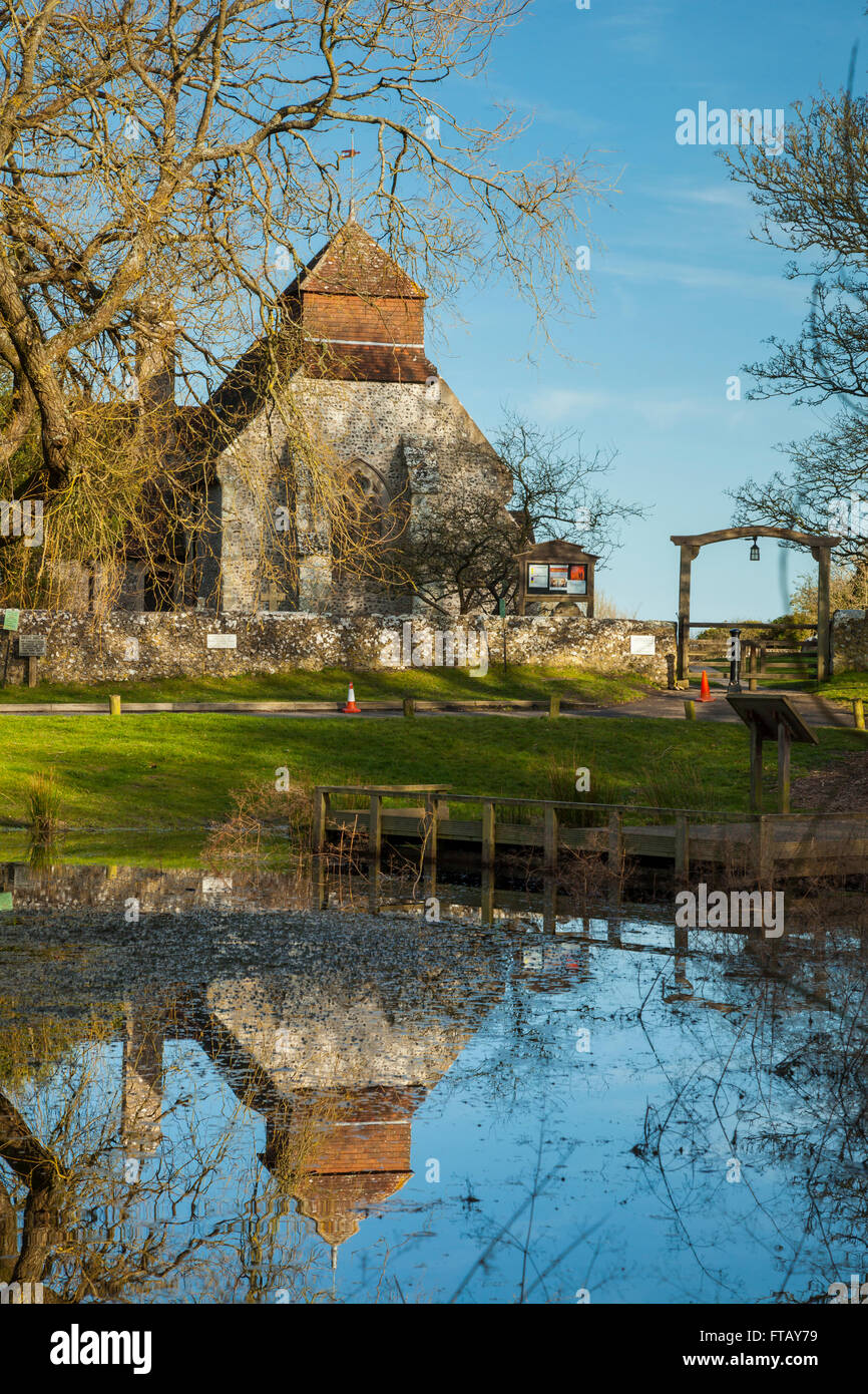 Pomeriggio di primavera a Friston chiesa, East Sussex, Inghilterra. South Downs. Foto Stock