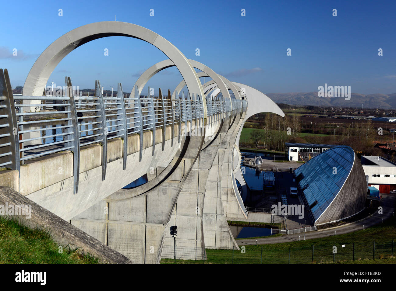 Il Falkirk Wheel una barca di rotazione sollevare in Scozia che collega il canale di Forth e Clyde con la Union Canal. Foto Stock