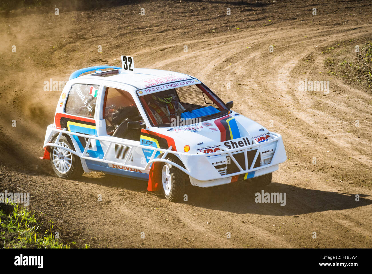 VERONA, Italia - 8 Novembre 2015: dimostrazione gratuita di "tock auto cross' organizzato da appassionati di portare il pubblico al Foto Stock