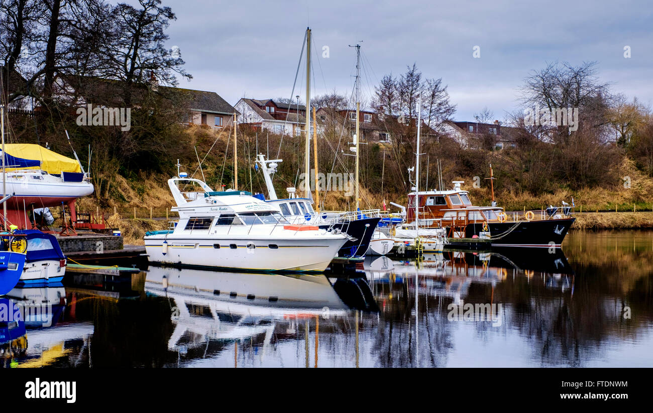 La Marina in Caledonian bacino del canale a Inverness, Scotland Foto Stock