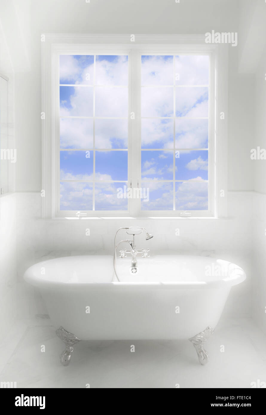 Vasca da bagno profonda In Dreamy lussuoso bagno in camera Foto Stock