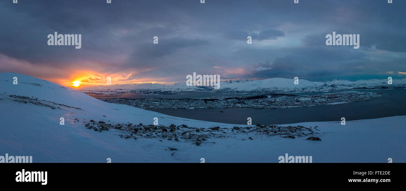 Panorama su Tromsoya da Kroken Foto Stock