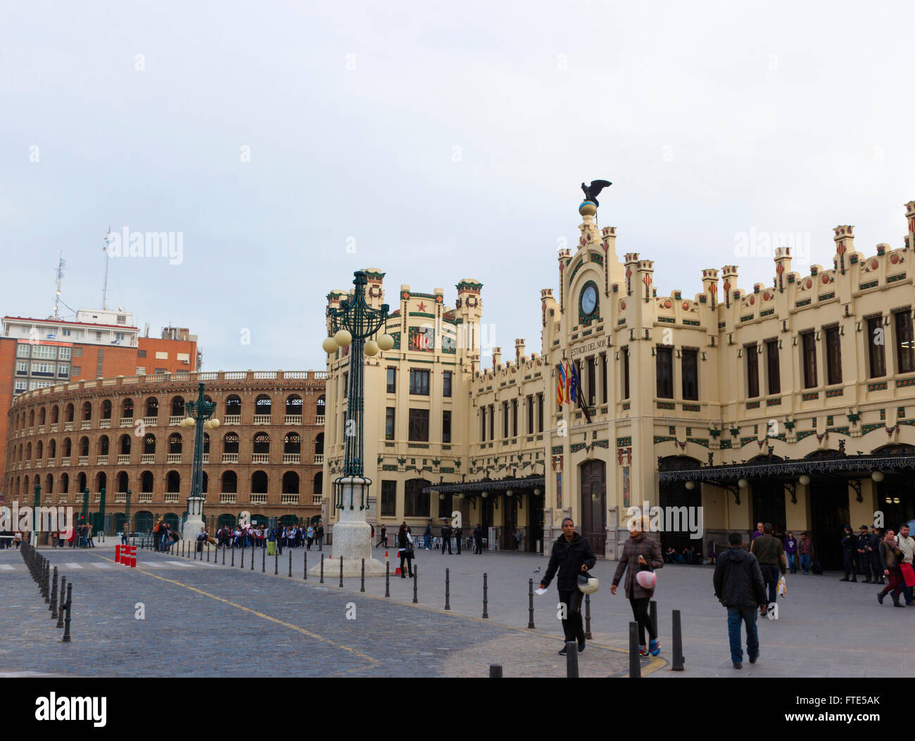 Valencia, Spagna. La stazione Nord (Estació del Nord) e l'arena. Foto Stock