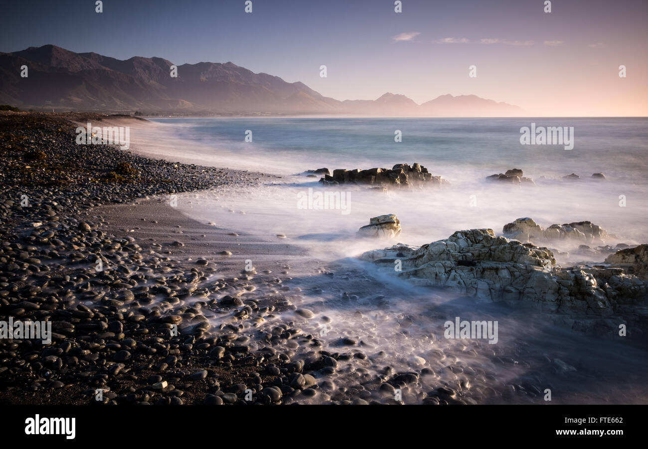 Alba sulla costa a Kaikoura Foto Stock