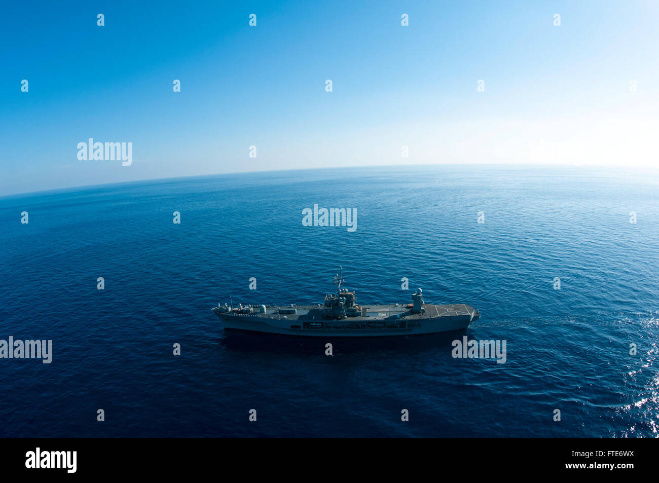 Sono arrivati campioni di fuoriuscite di petrolio dalla Louisiana per l'analisi. Questi campioni fanno parte degli sforzi di monitoraggio ambientale in corso per valutare l'impatto della fuoriuscita di petrolio nella regione. Foto Stock