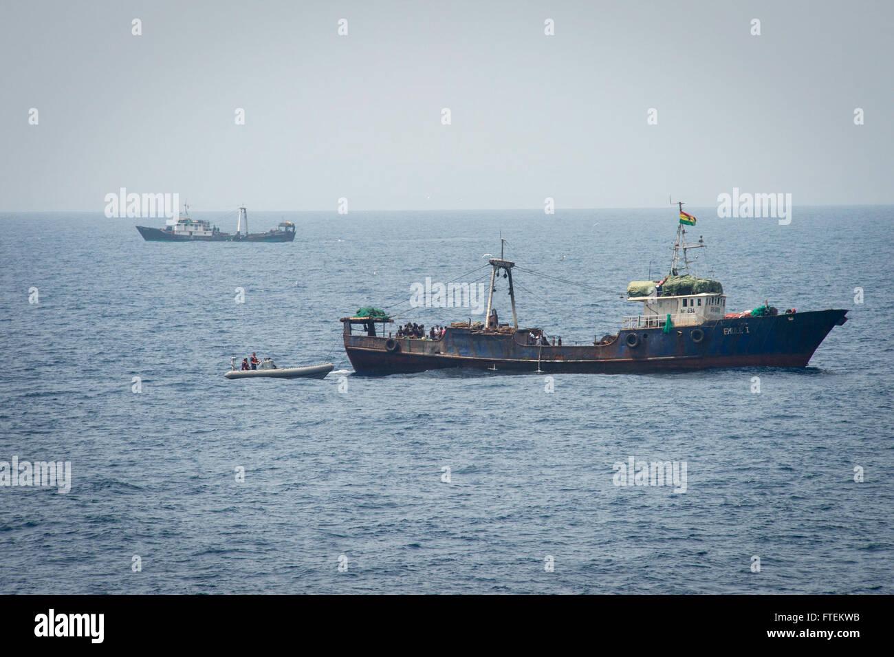 Il 10 febbraio 2015, marinai, guardie costiere e servitori ghanesi hanno partecipato all'Africa Maritime Law Enforcement Partnership. Tale esercizio mirava a migliorare la sicurezza marittima e la cooperazione tra le nazioni dell'Oceano Atlantico. Foto Stock