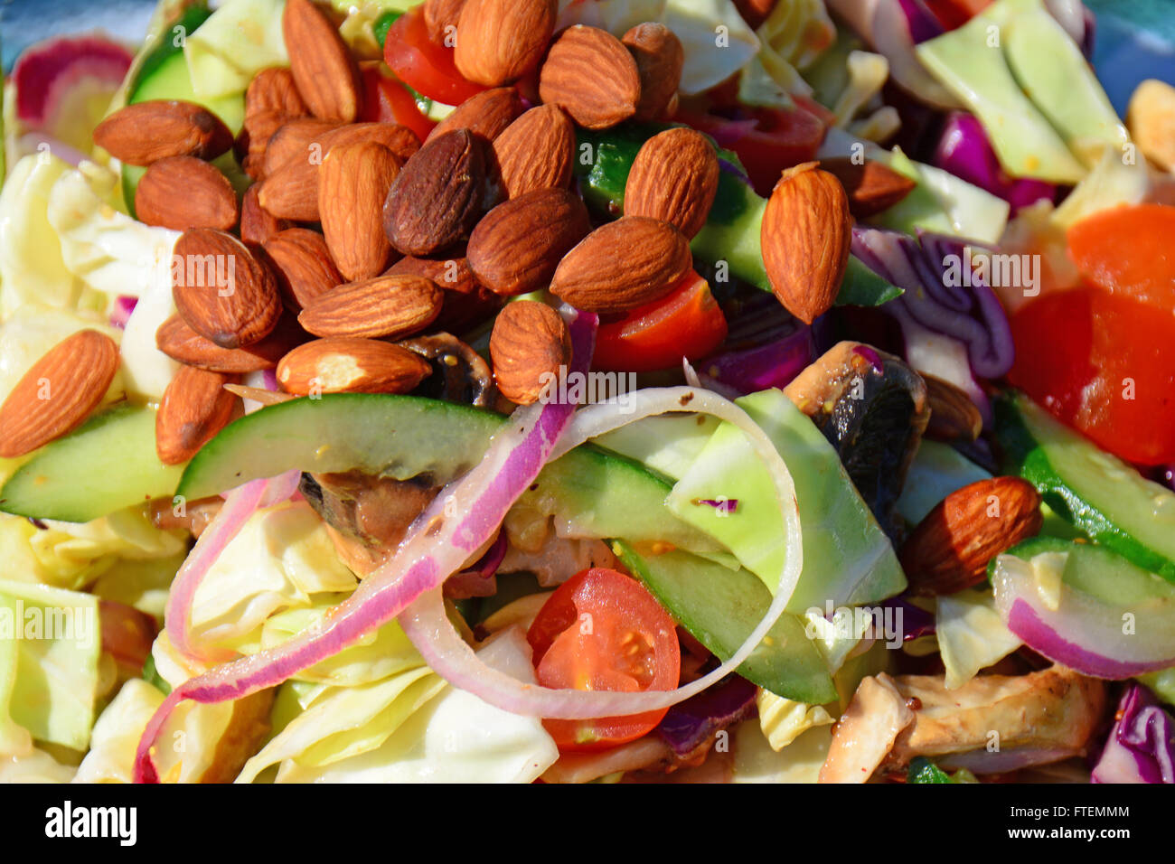 Verdure insalata di mandorle Foto Stock