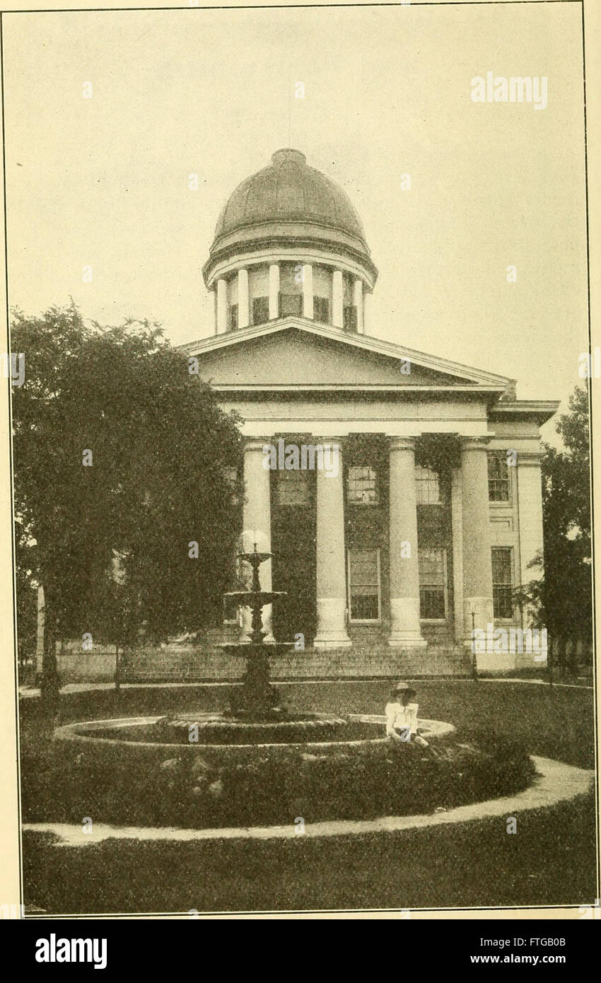 Questa guida illustrata del 1907 fornisce una storia completa di Norfolk e Portsmouth, Virginia, che copre gli eventi storici dal 1607 al 1907 e il loro significato per la storia americana. Foto Stock