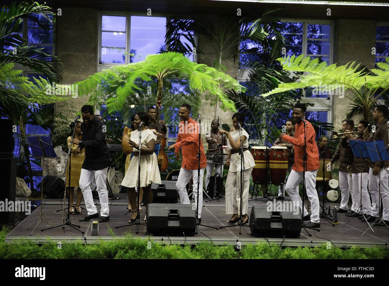 Il Failde Youth Band esegue per il Presidente degli Stati Uniti Barack Obama ha ospitato dal presidente cubano Raul Castro durante lo stato cena presso il Palazzo della Rivoluzione di Marzo 21, 2016 a L'Avana, Cuba. Foto Stock