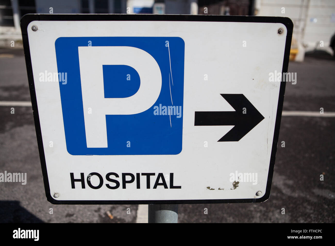 Segno per ospedale parco auto Foto Stock