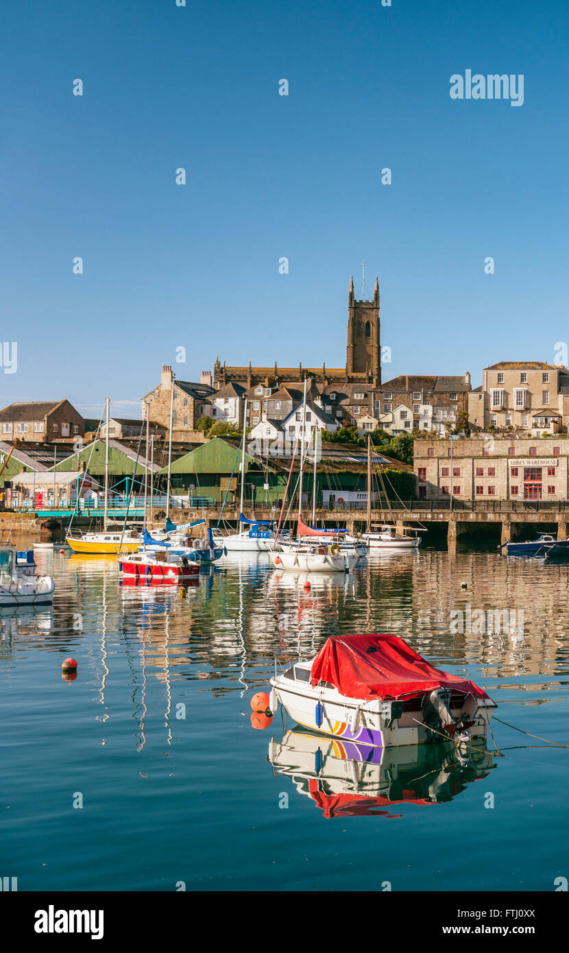 Vista sul porto di Penzance in Cornovaglia, Inghilterra, Regno Unito Foto Stock