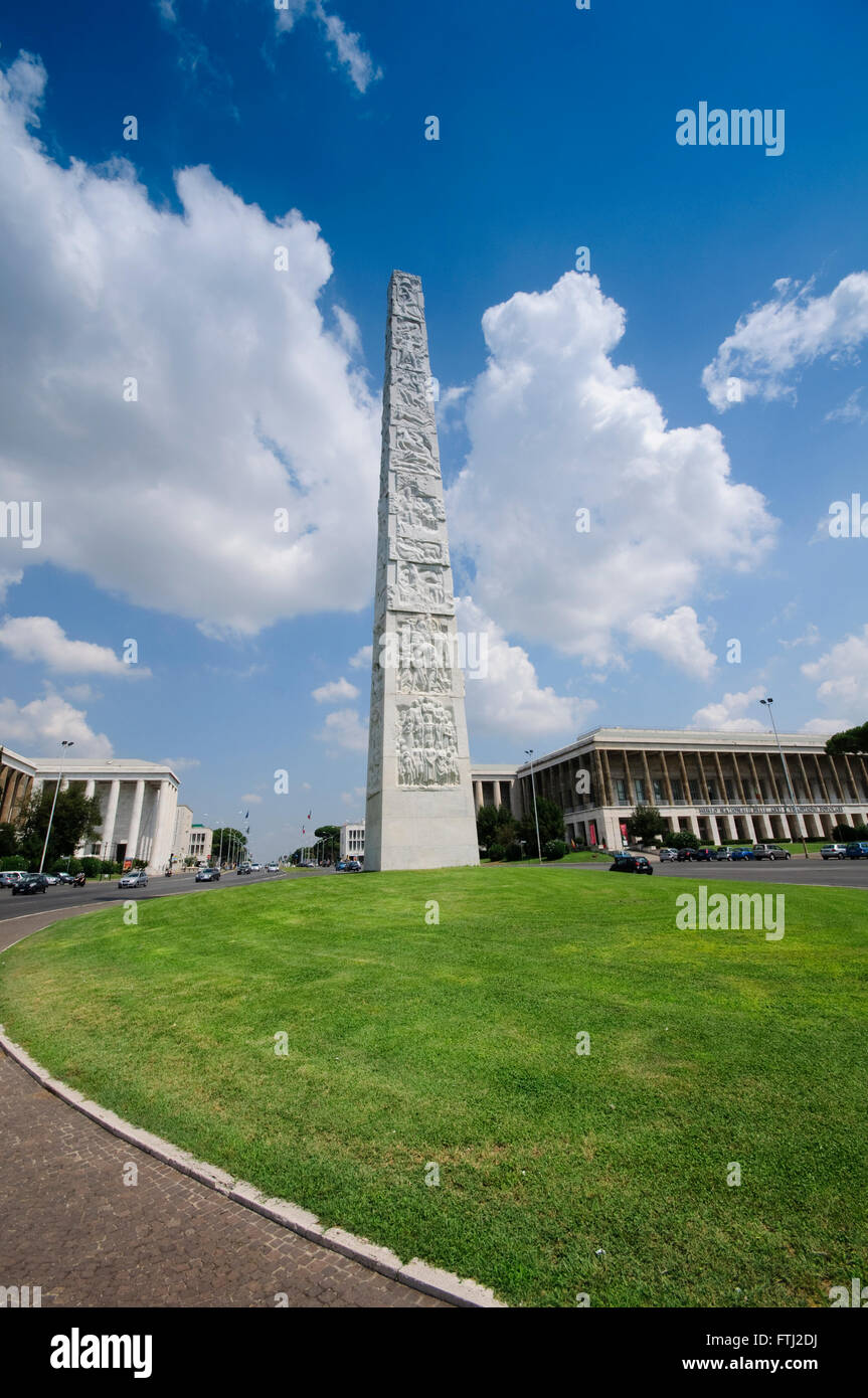 Italia, Lazio, Roma, quartiere EUR, Guglielmo Marconi Obelisco di Arturo Dazzi data 1959 Foto Stock