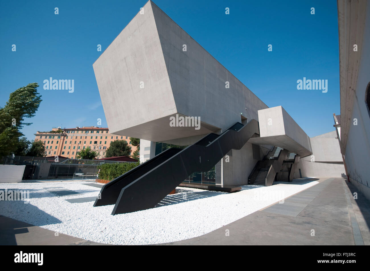 maxxi-zaha-hadid-immagini-e-fotografie-stock-ad-alta-risoluzione-alamy