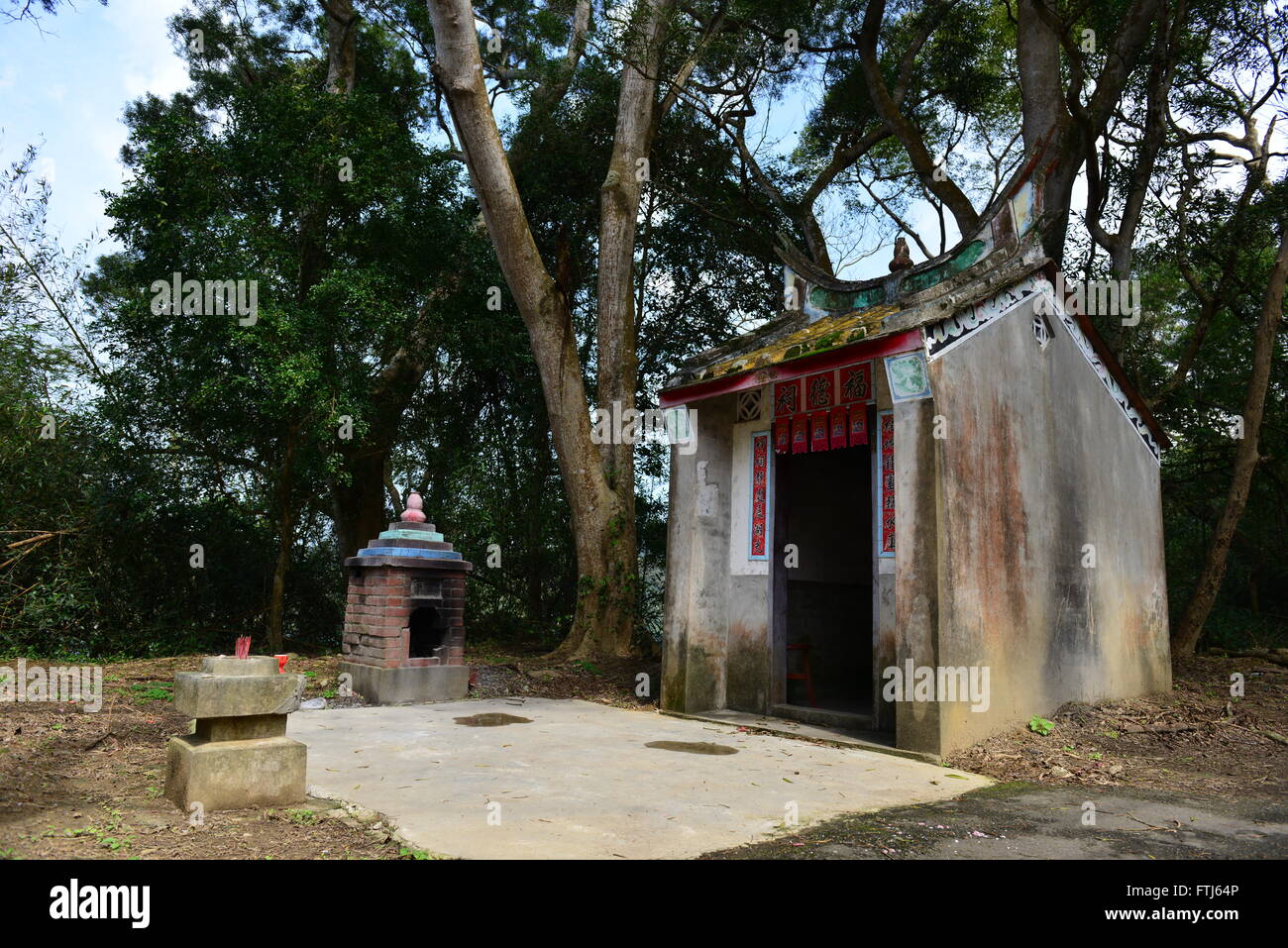 Il culto degli antenati durante il ching ming festival è un modo che il cinese mostrano la pietà filiale di Taiwan Foto Stock