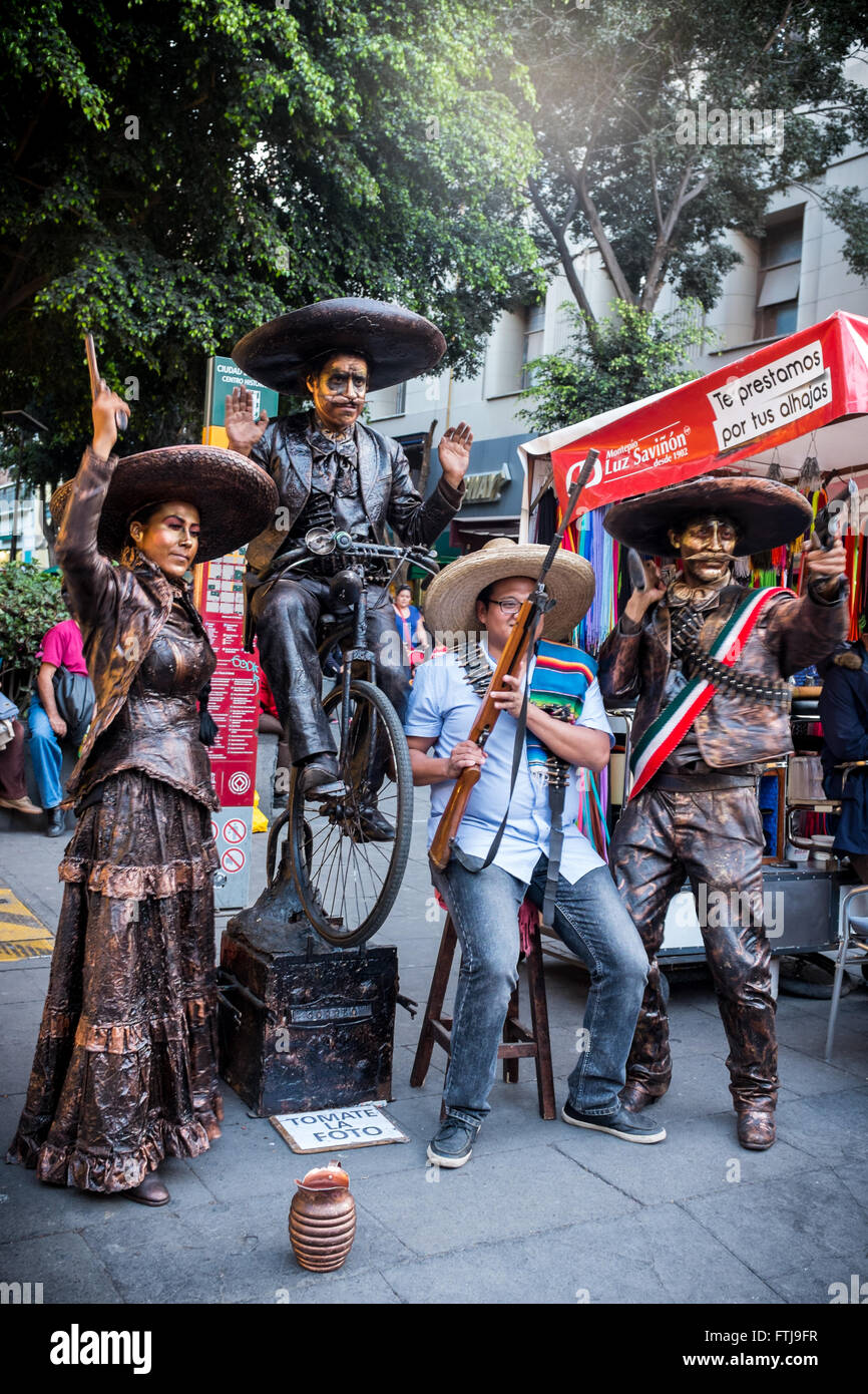 Mariachi/Rancheros/Cowboy cosplayers in Città del Messico Foto Stock