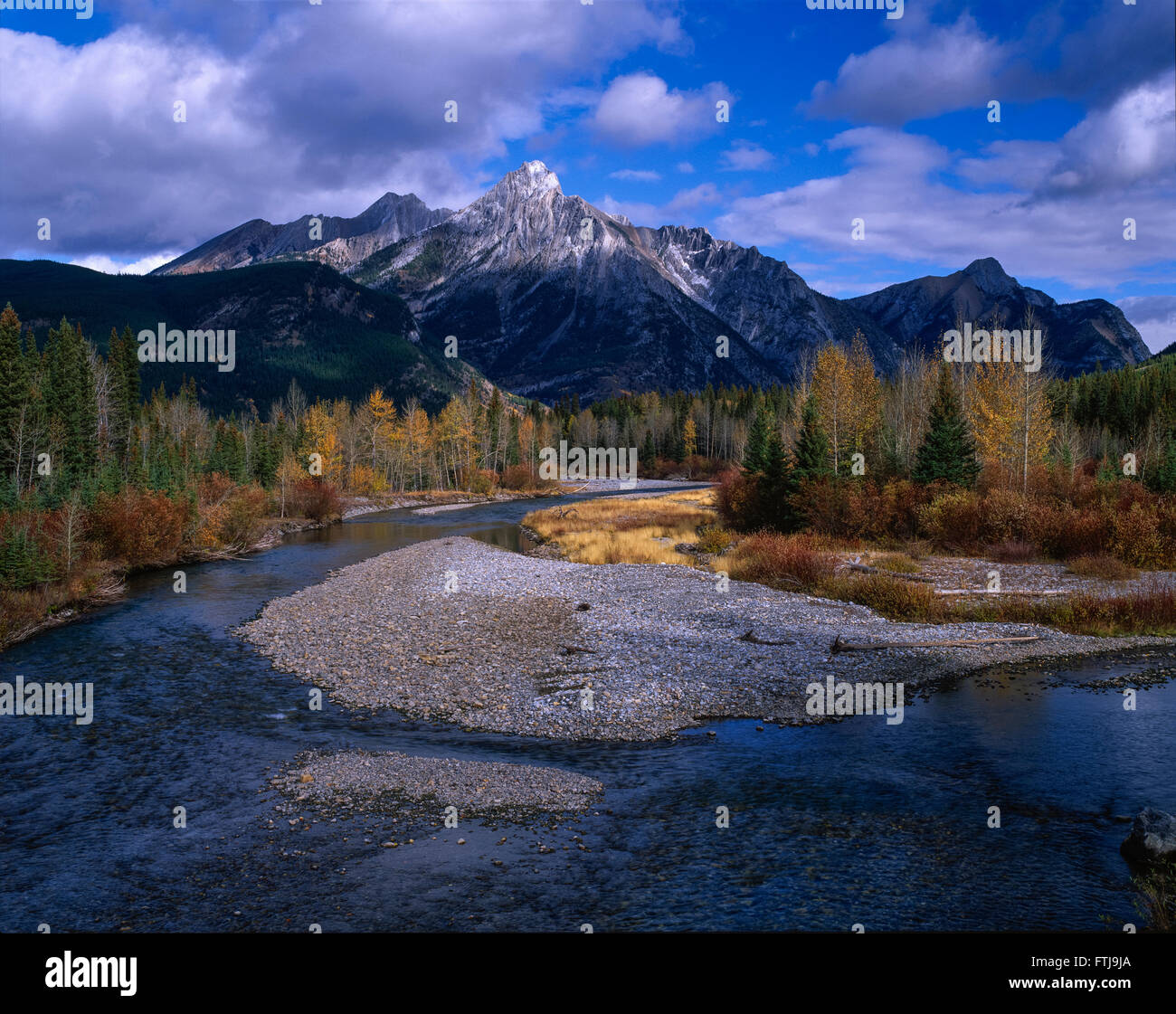 Il Fiume Bow, il Parco Nazionale di Banff, Alberta, Canada Foto Stock