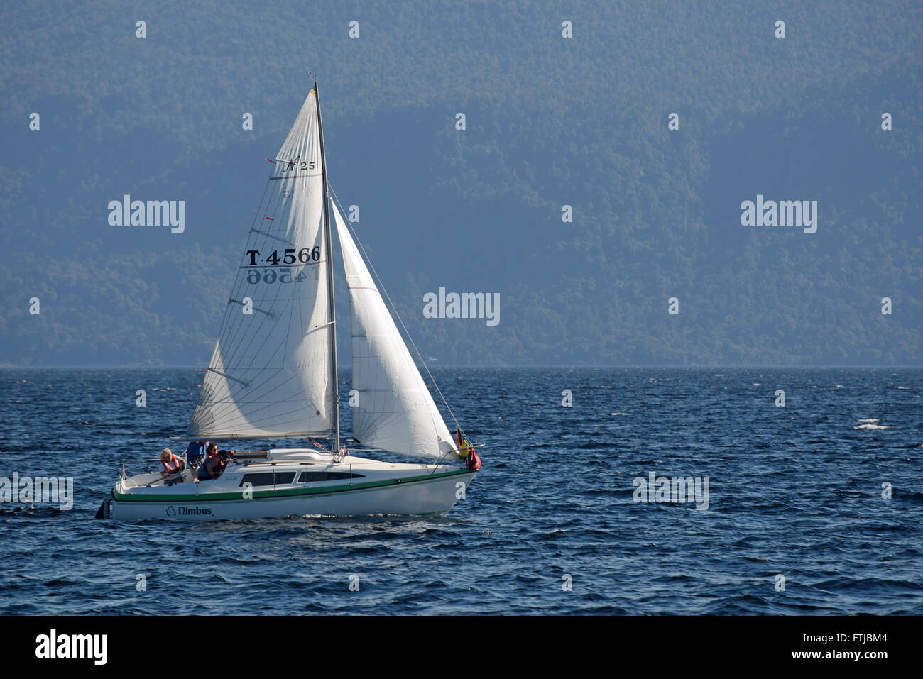MOANA, Nuova Zelanda, 6 febbraio 2016: barche a vela sul lago di Brunner, 6 febbraio 2016, Nuova Zelanda Foto Stock
