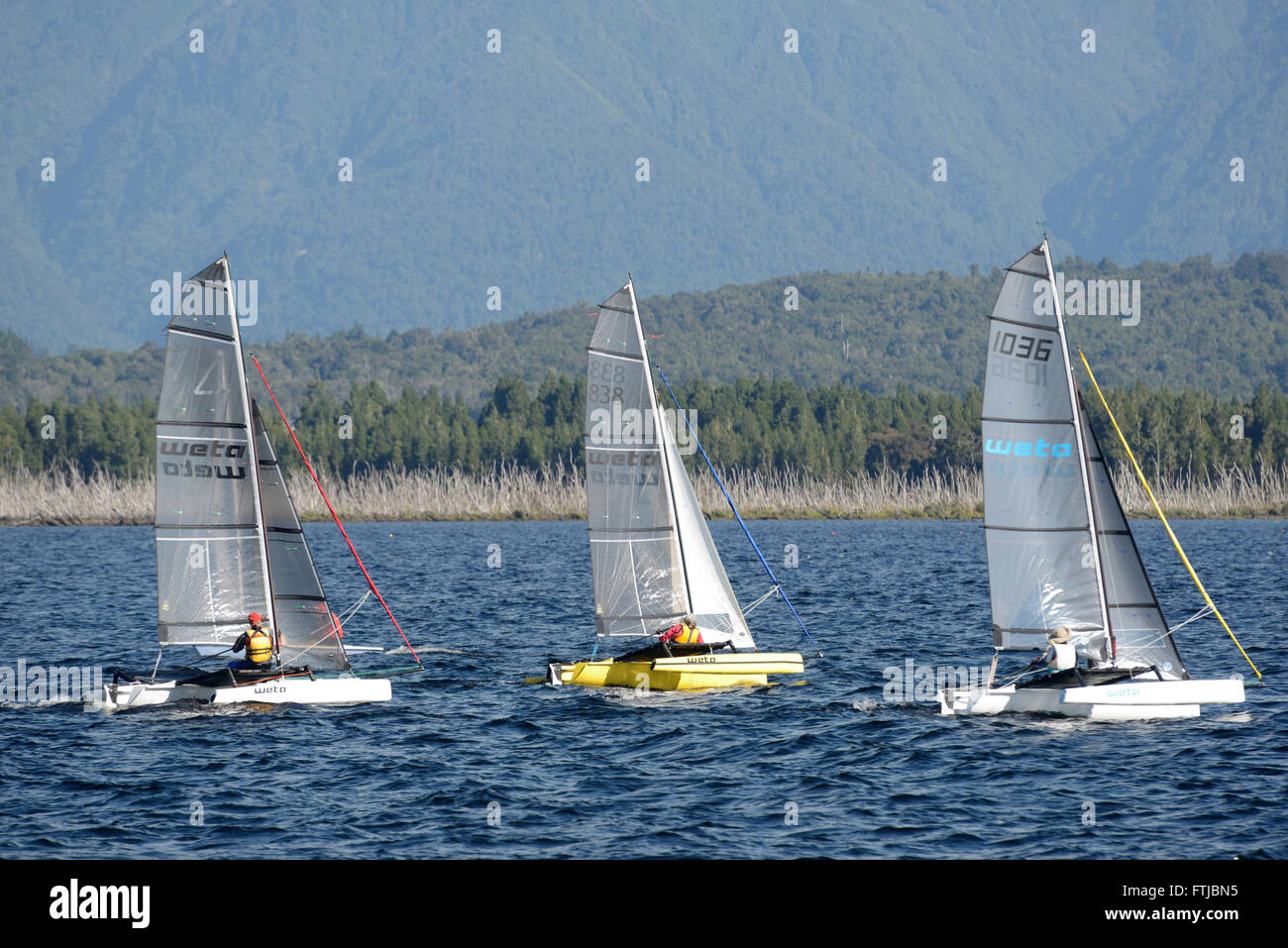 MOANA, Nuova Zelanda, 6 febbraio 2016: barche a vela sul lago di Brunner, 6 febbraio 2016, Nuova Zelanda Foto Stock