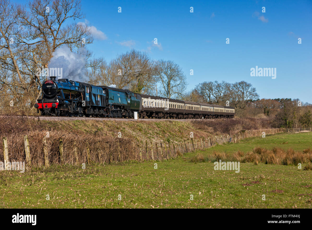 West Somerset Railway, 4F della cottura a vapore lungo la Banca di watt Foto Stock