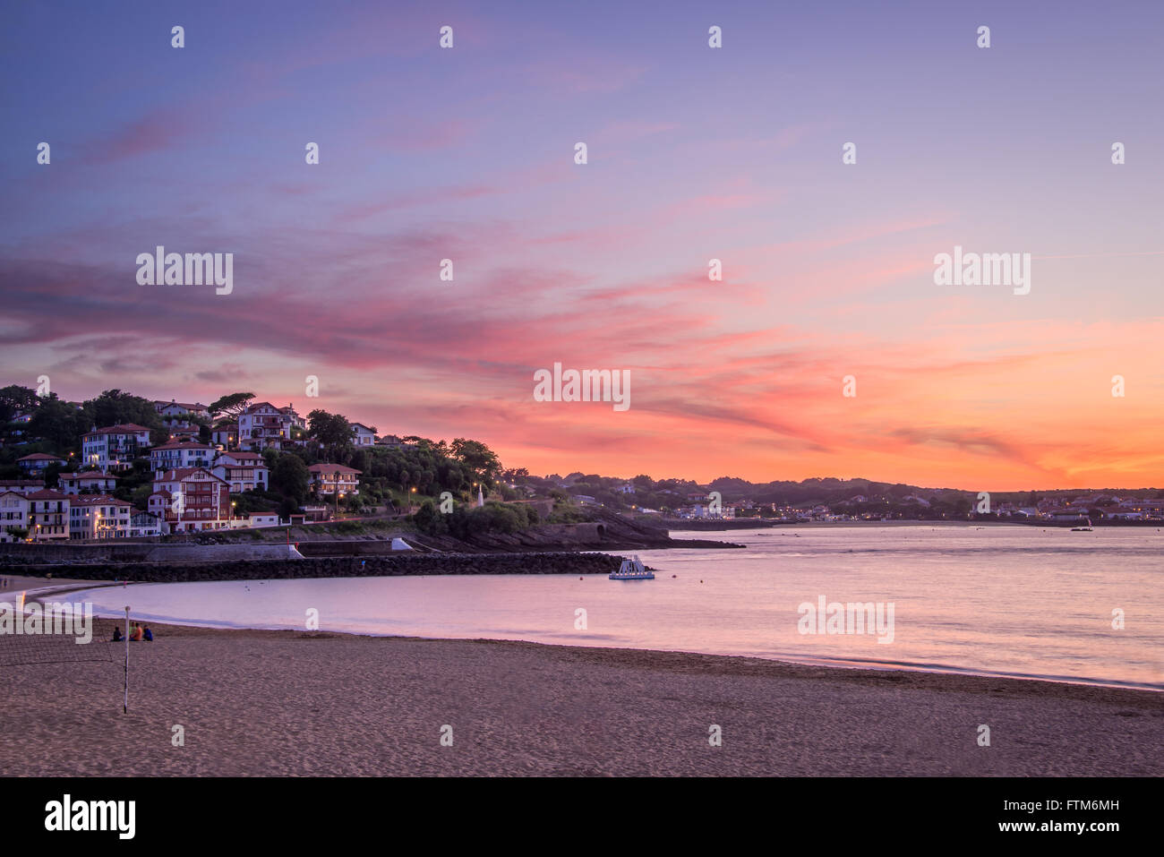 Saint Jean de Luz spiaggia al tramonto, Francia Foto Stock