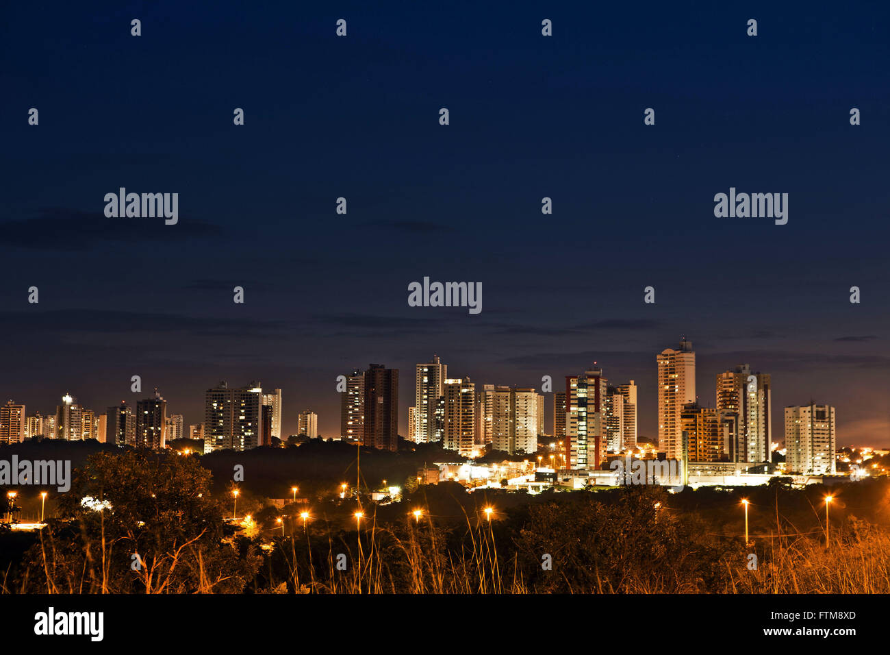 Vista panoramica al tramonto nella città di Cuiaba Foto Stock