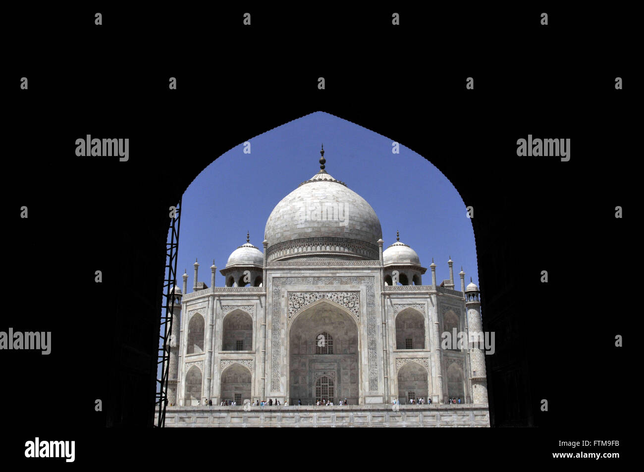 Taj Mahal mausoleo - costruzione del XVII secolo in marmo bianco dall'imperatore Shah Jahan Foto Stock