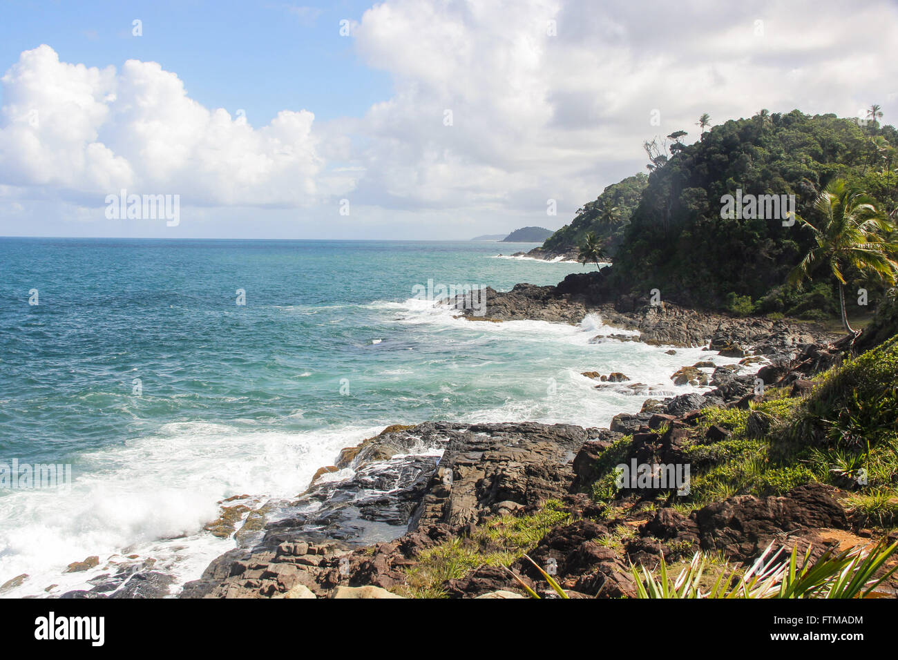 Vista oceano dal belvedere sul sentiero che conduce a Prainha Foto Stock