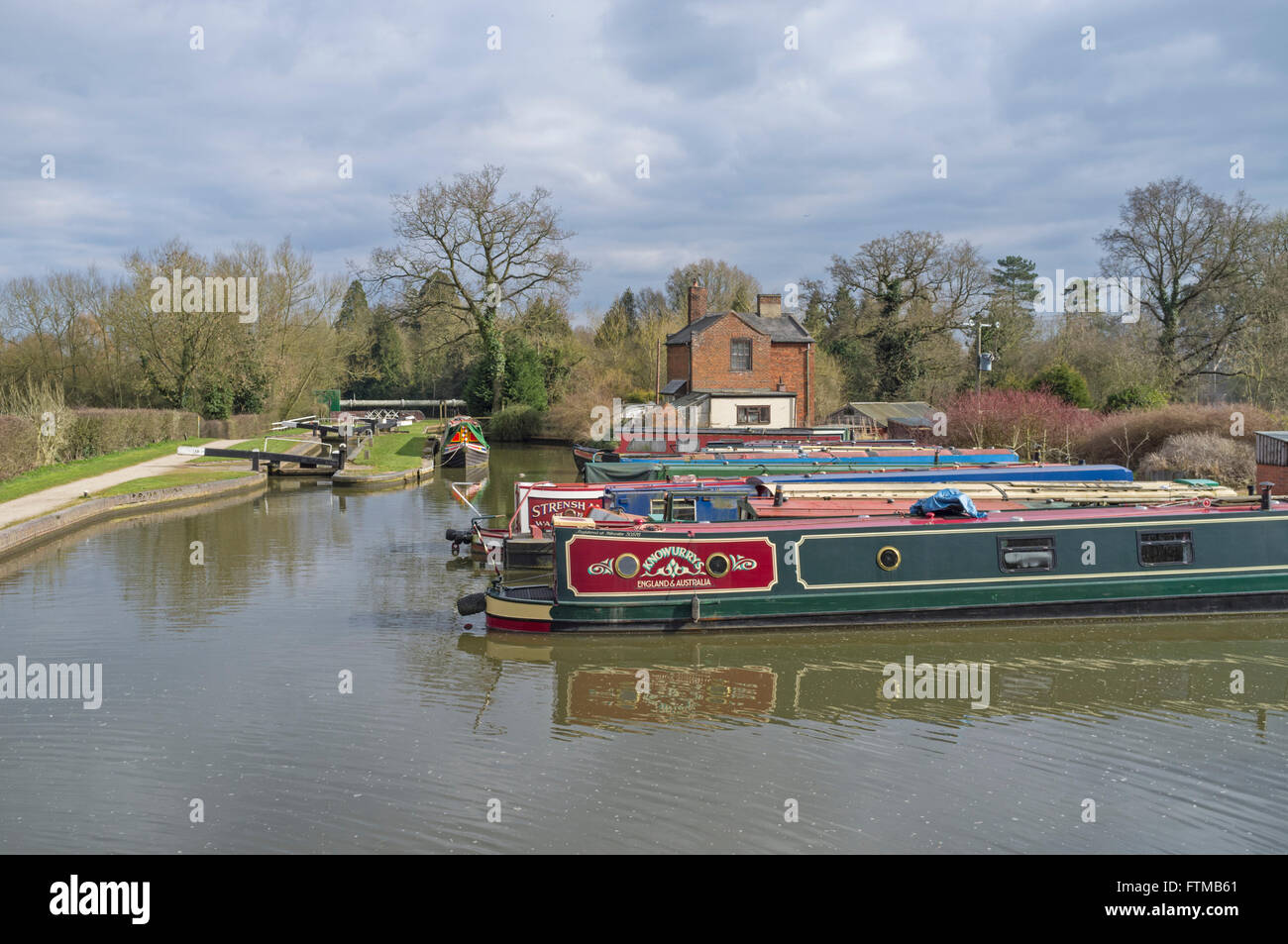 La Stratford upon Avon Canal a Lapworth, Warwickshire, Inghilterra, Regno Unito Foto Stock